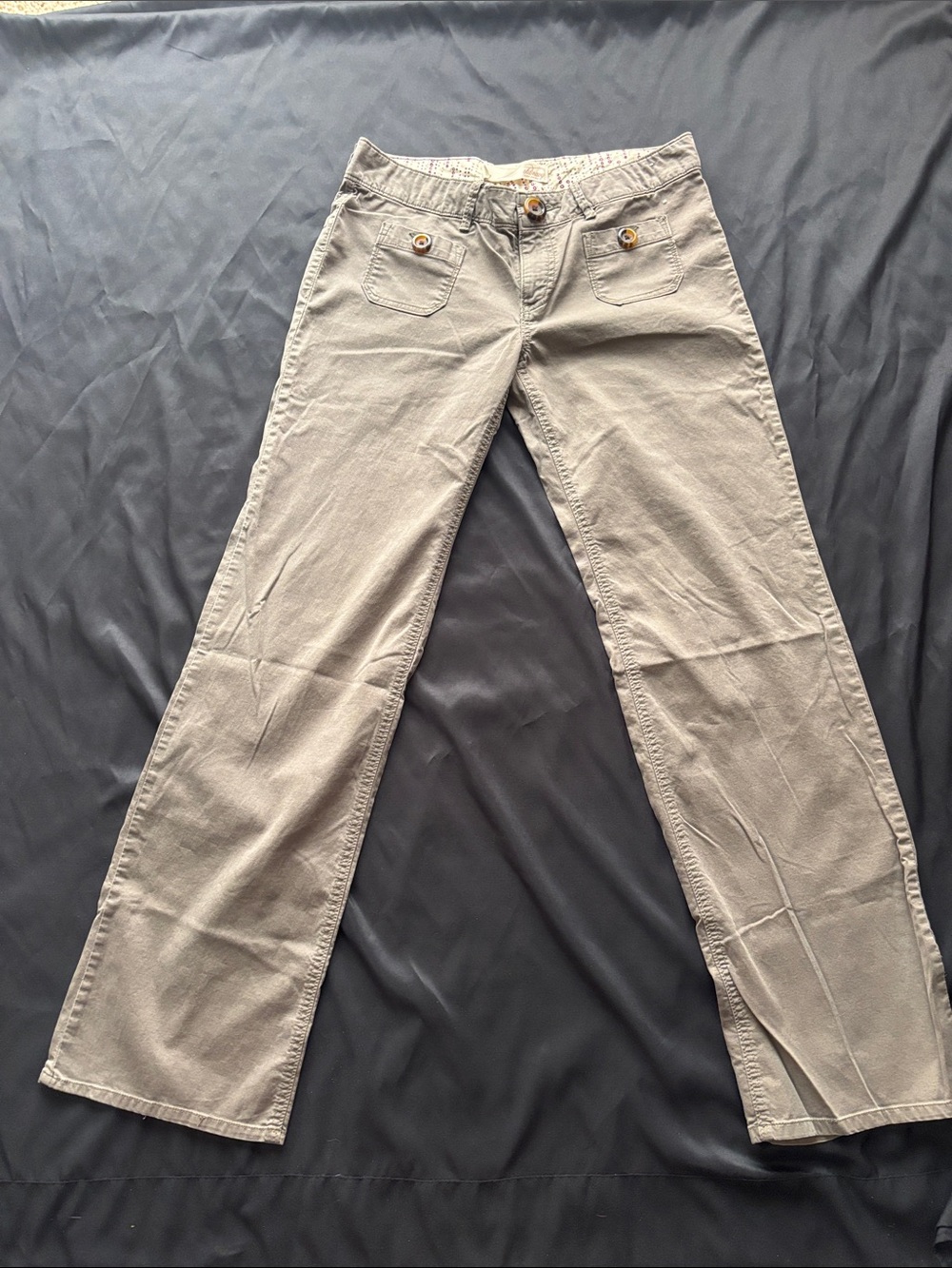 Old Navy Straight-Leg Women’s Jeans in Light Gray
